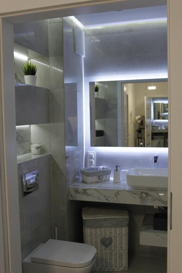 Apartament Wroclaw Centrum Galeria Magnolia Buitenkant foto