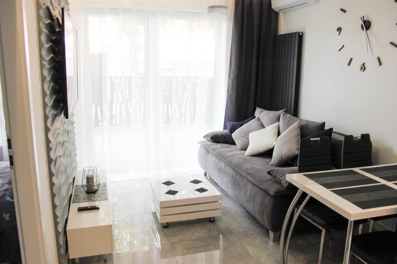 Apartament Wroclaw Centrum Galeria Magnolia Buitenkant foto